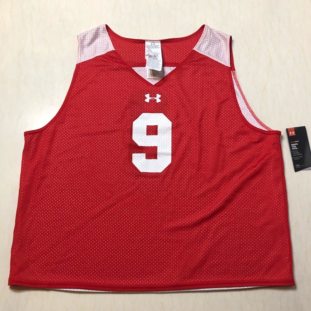 NWT Under Armour Mens reversible Jersey.